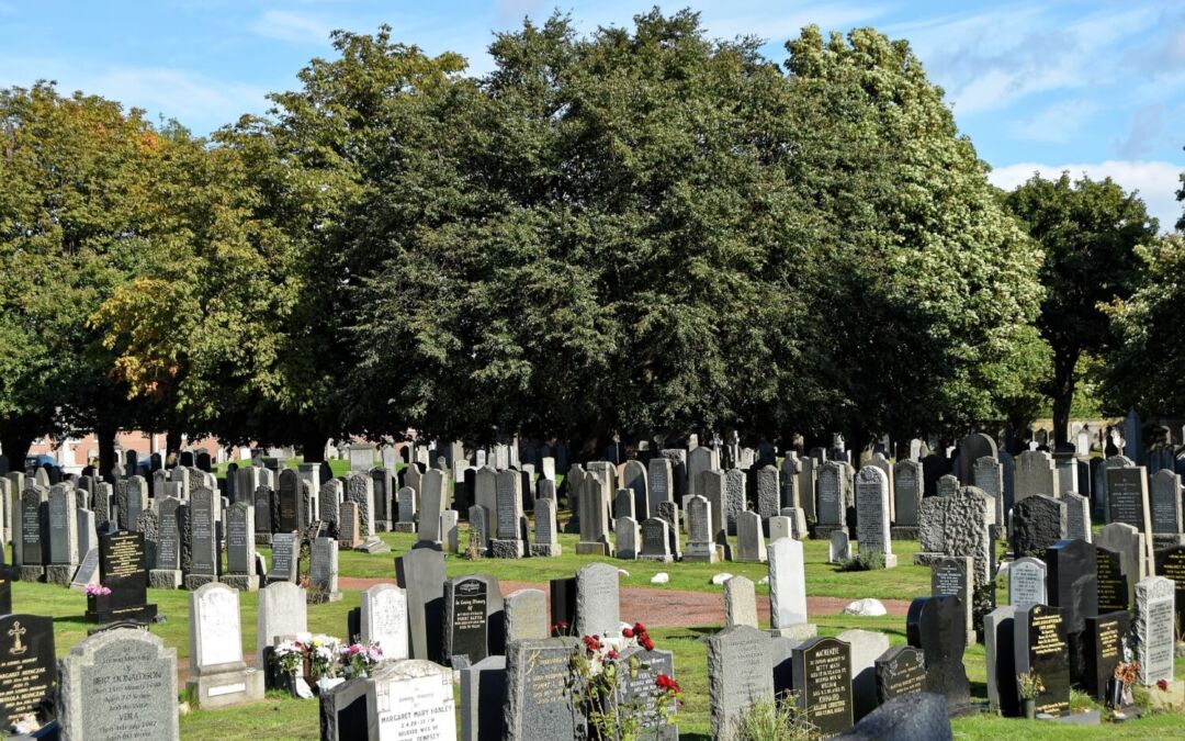 Choosing the Perfect Memorial Headstone for Your Loved One